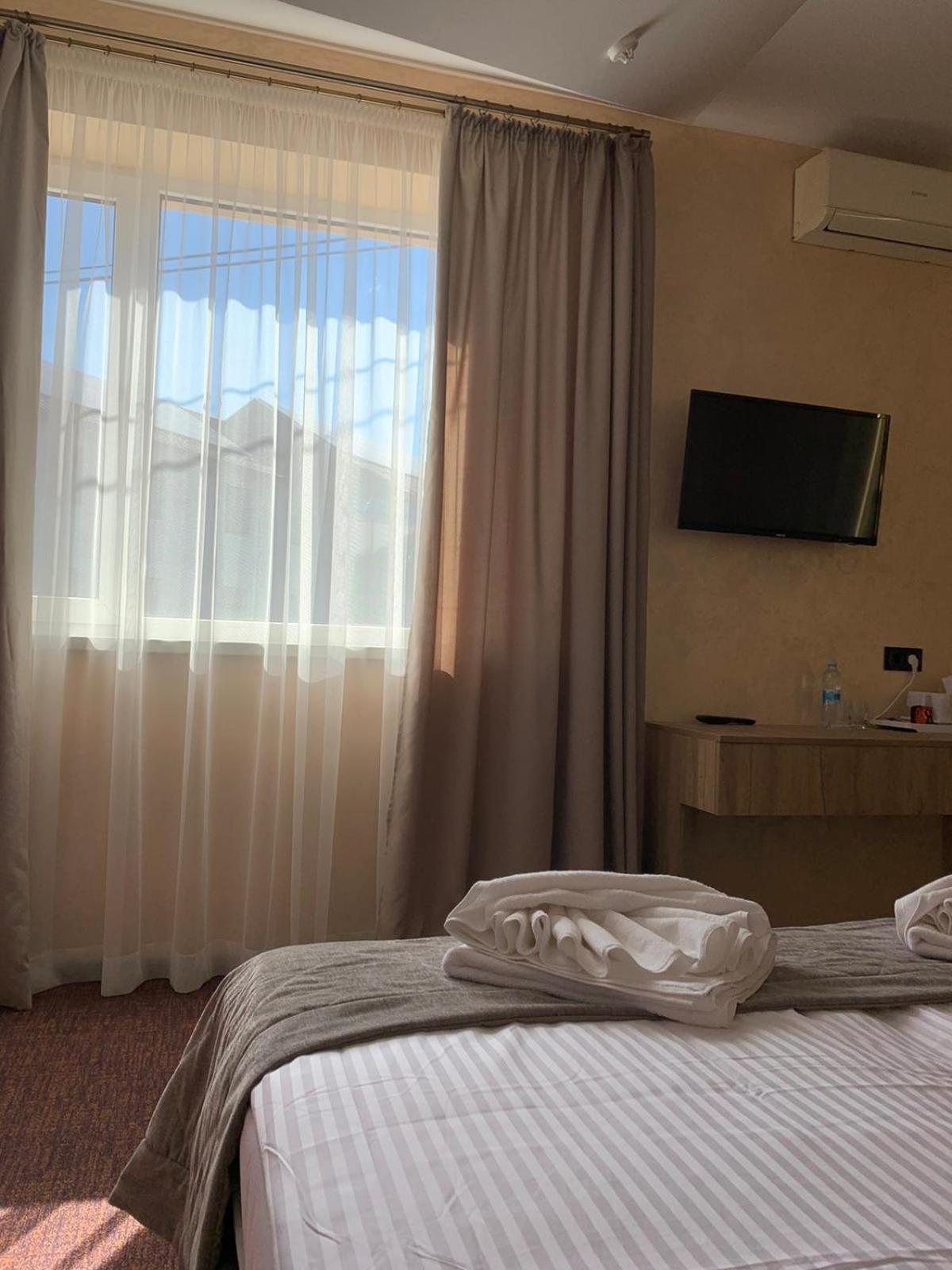 Arta City Hotel Yavoriv  المظهر الخارجي الصورة