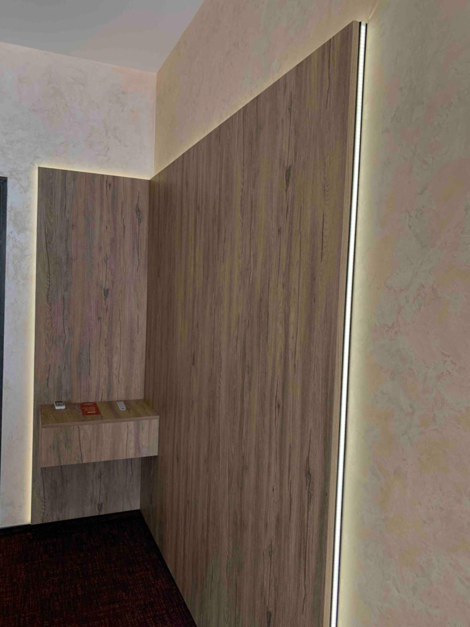 Arta City Hotel Yavoriv  المظهر الخارجي الصورة