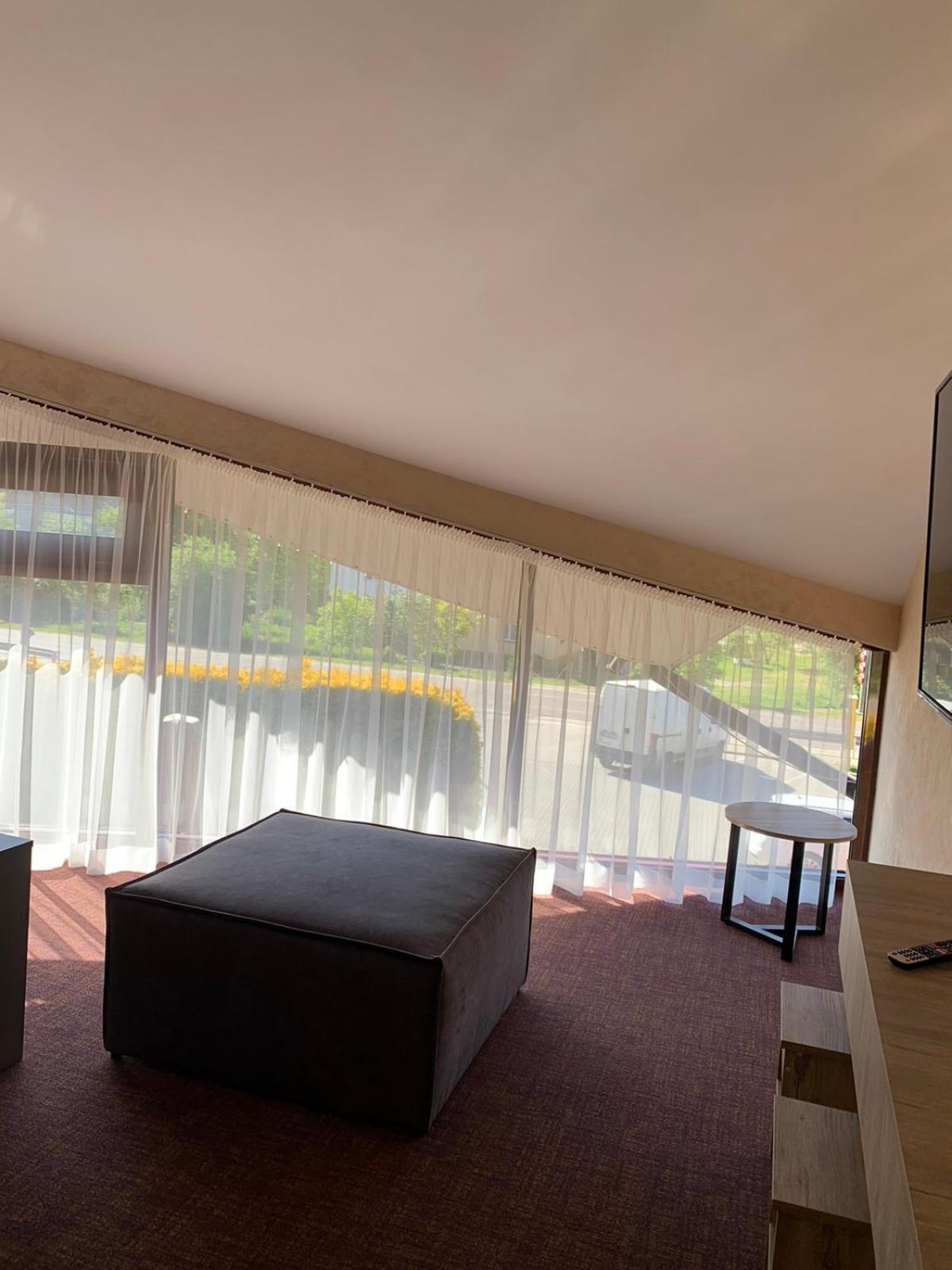 Arta City Hotel Yavoriv  المظهر الخارجي الصورة